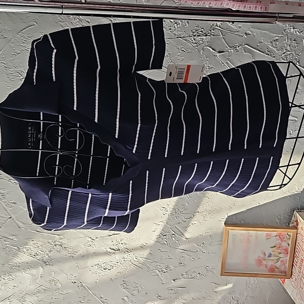 NWT Laundry by Shelli Segal striped top. Size XS.